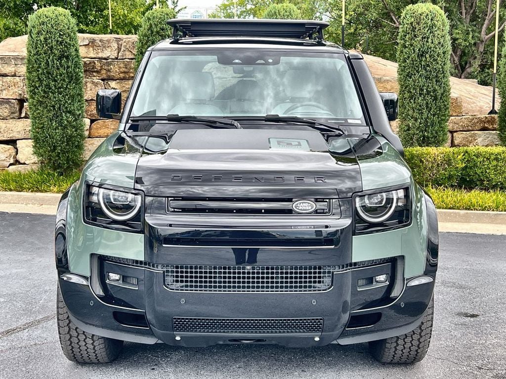 New 2026 Land Rover Defender 110 AWD/4WD image 8