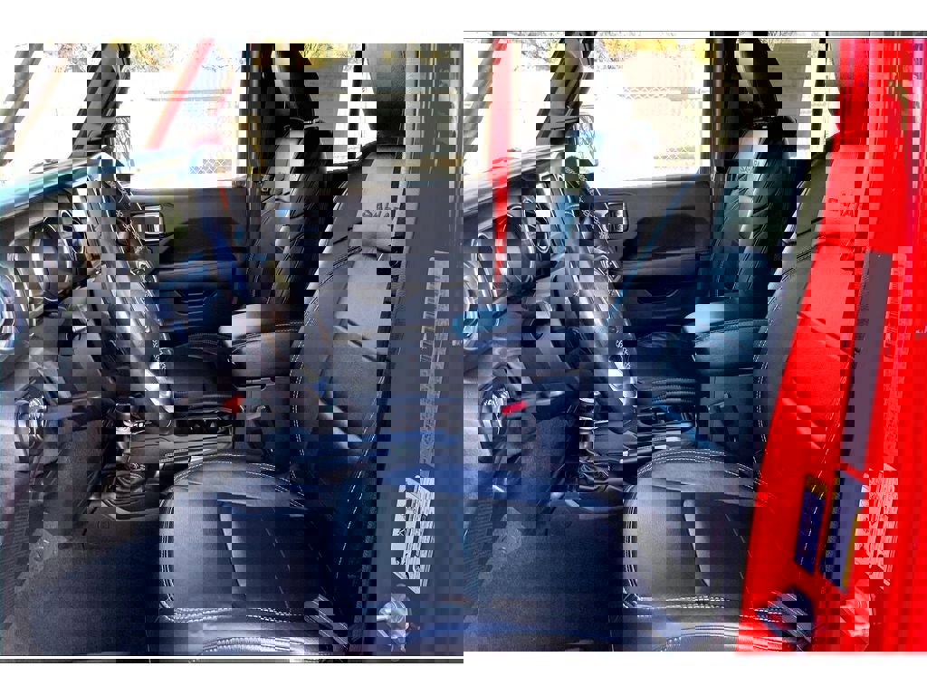 Used 2019 Jeep Wrangler Unlimited Sahara image 26