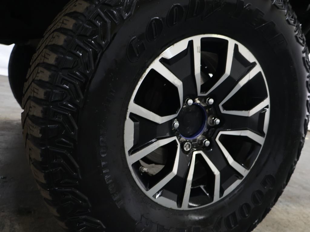 Used 2019 Toyota Tacoma TRD Sport image 30