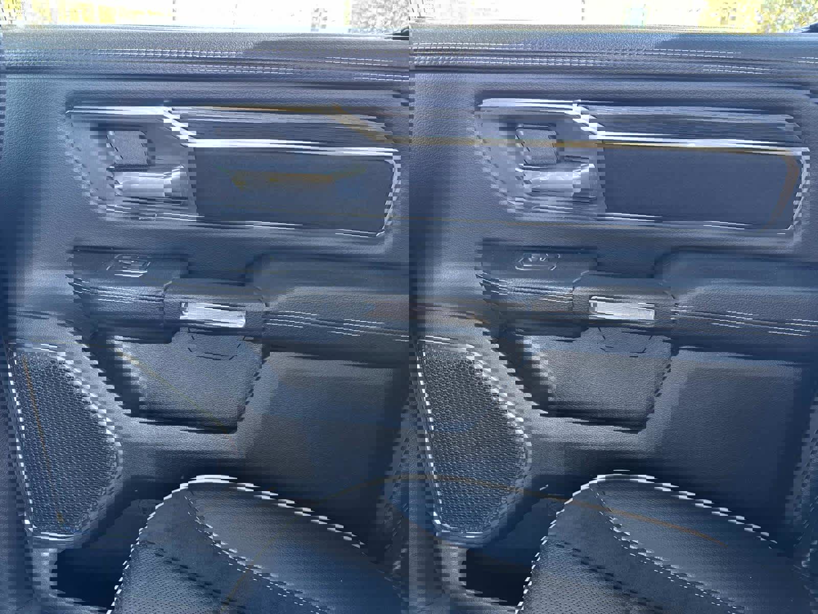 Used 2024 RAM 1500 Laramie image 14