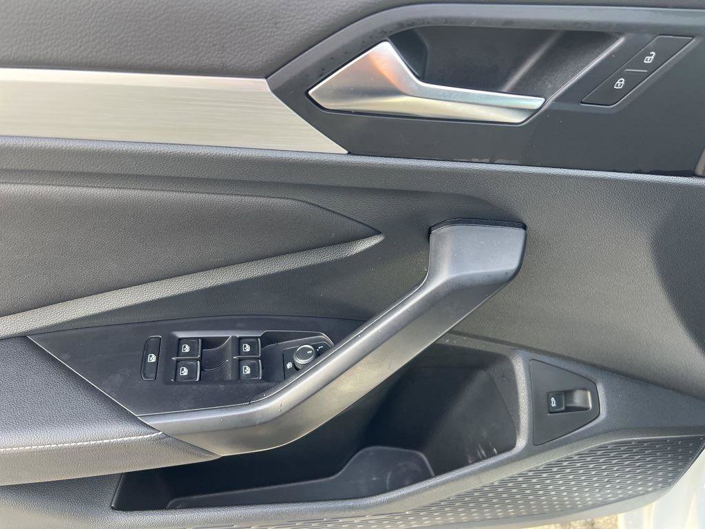 Used 2025 Volkswagen Jetta Sport image 13