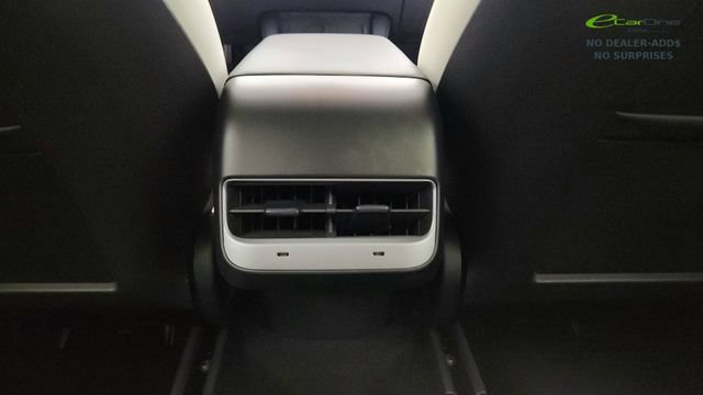 Used 2025 Tesla Model Y Performance AWD/4WD image 37