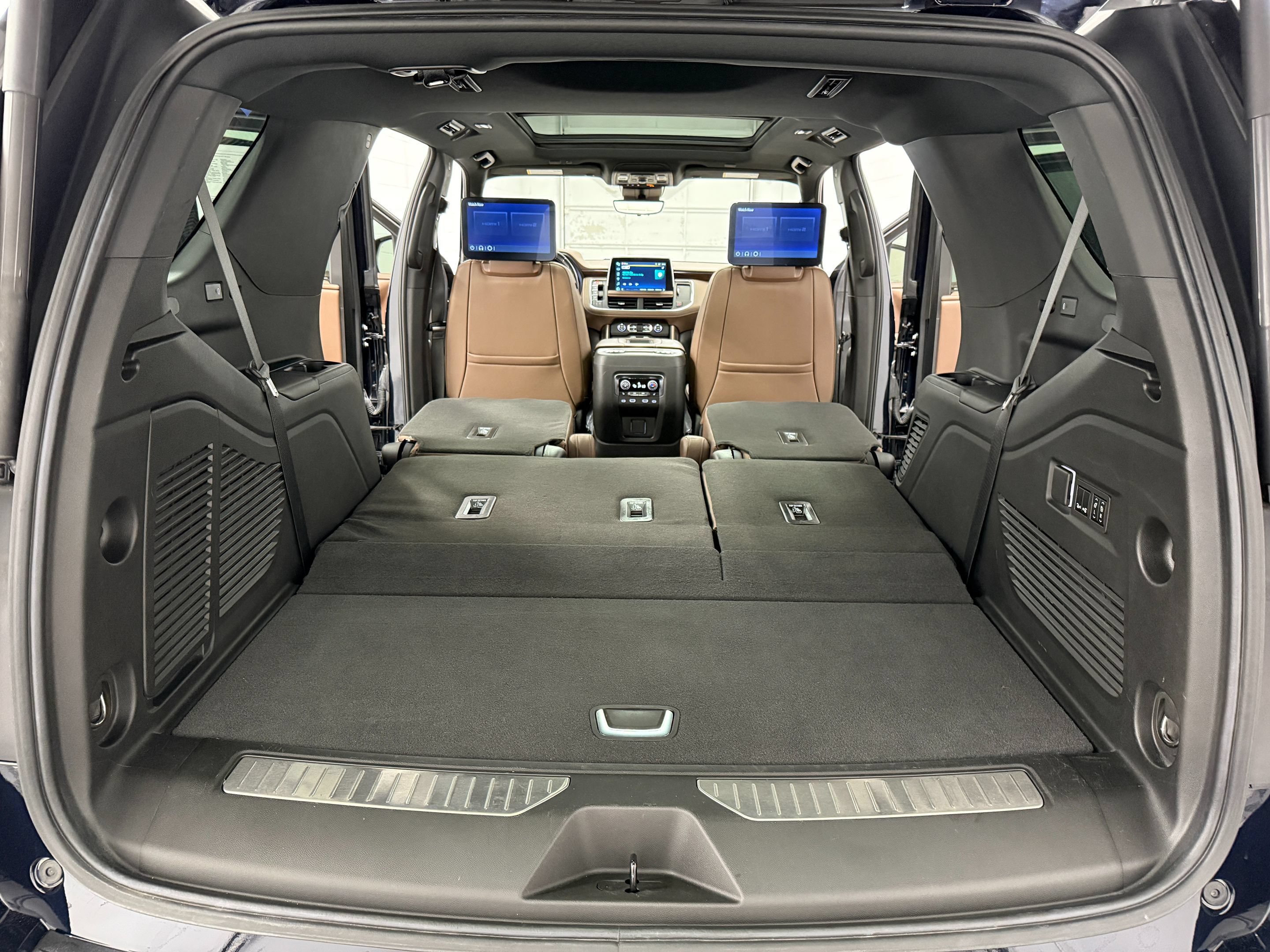 Used 2023 Chevrolet Tahoe High Country w/ Advanced Technology Package AWD/4WD image 44
