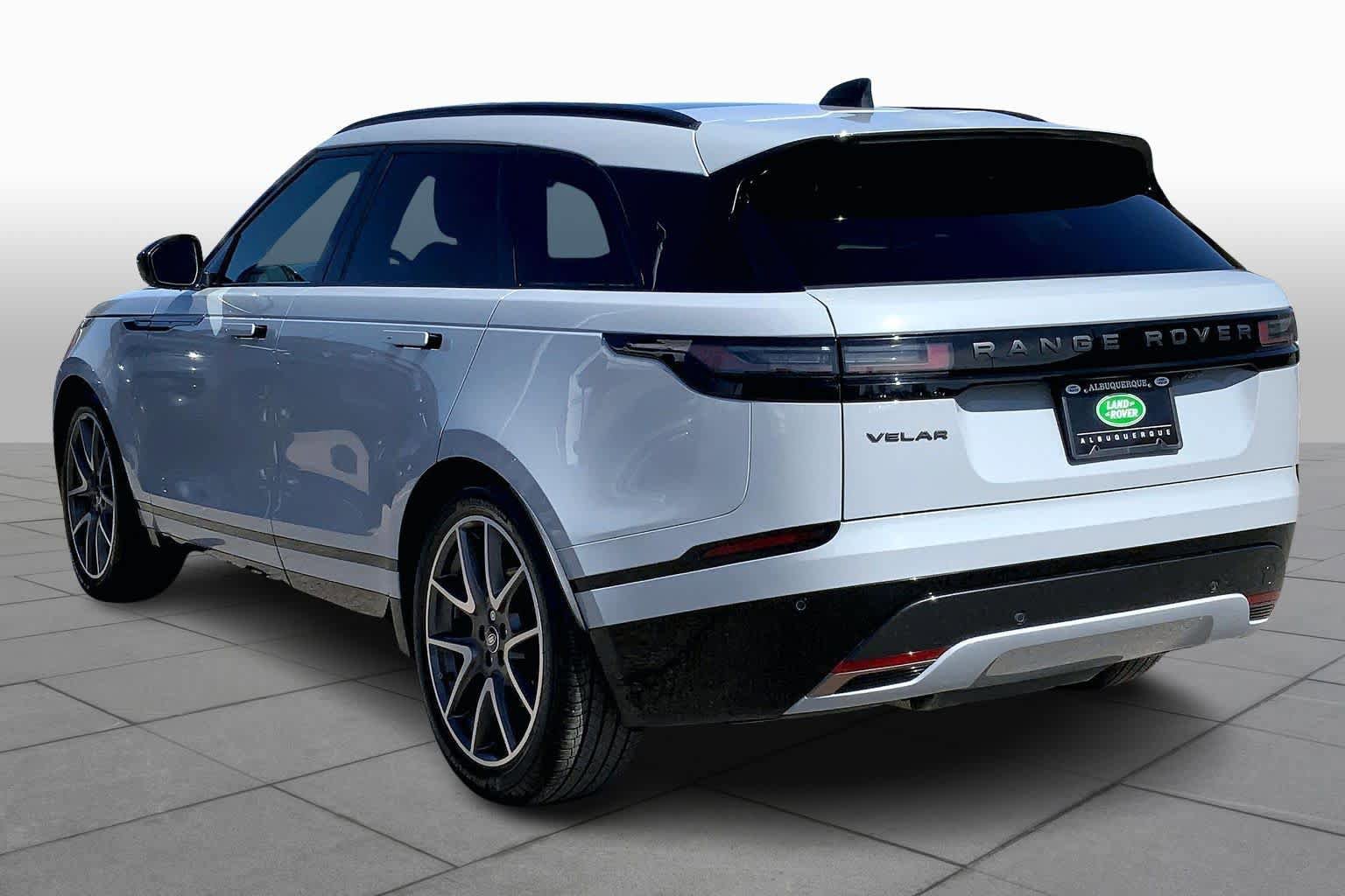 Certified 2025 Land Rover Range Rover Velar Dynamic SE image 10
