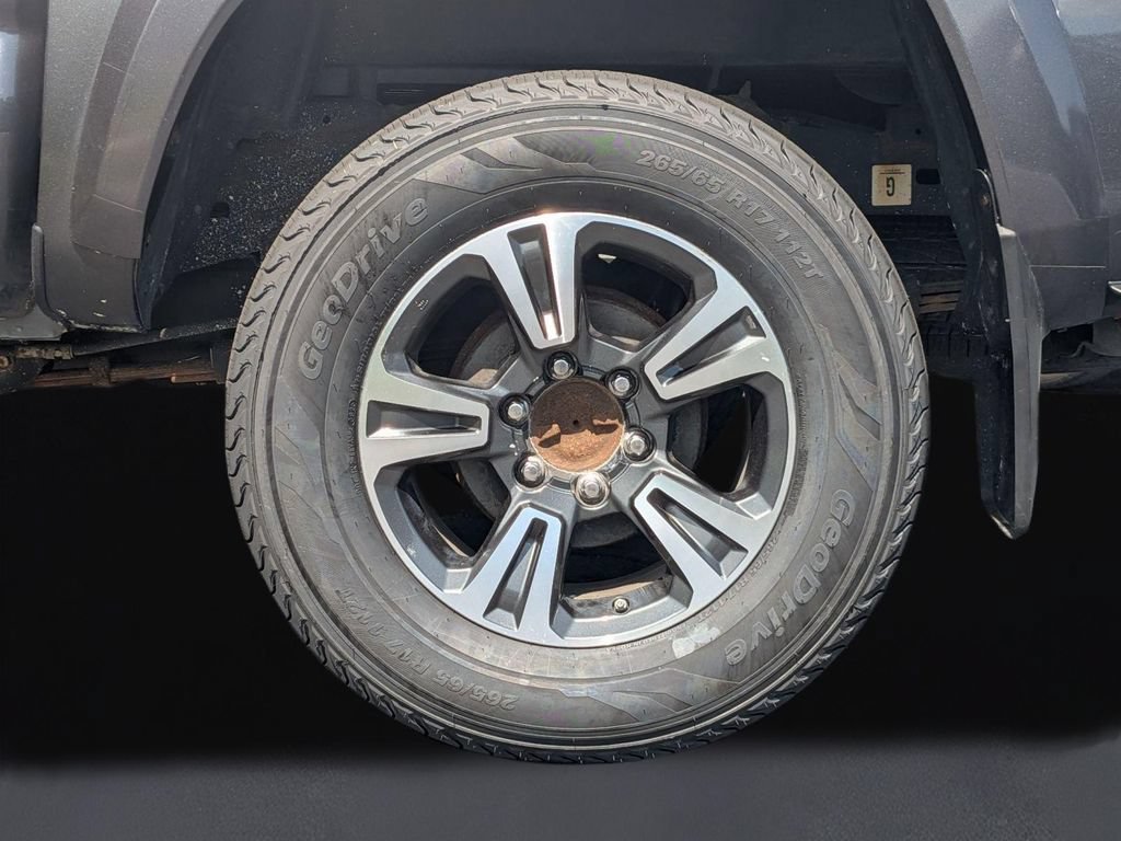 Used 2019 Toyota Tacoma TRD Sport AWD/4WD image 11