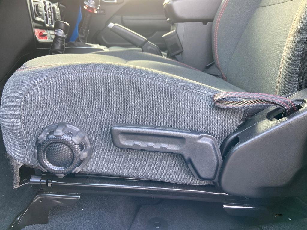 Used 2024 Jeep Gladiator Rubicon w/ Safety Group image 11