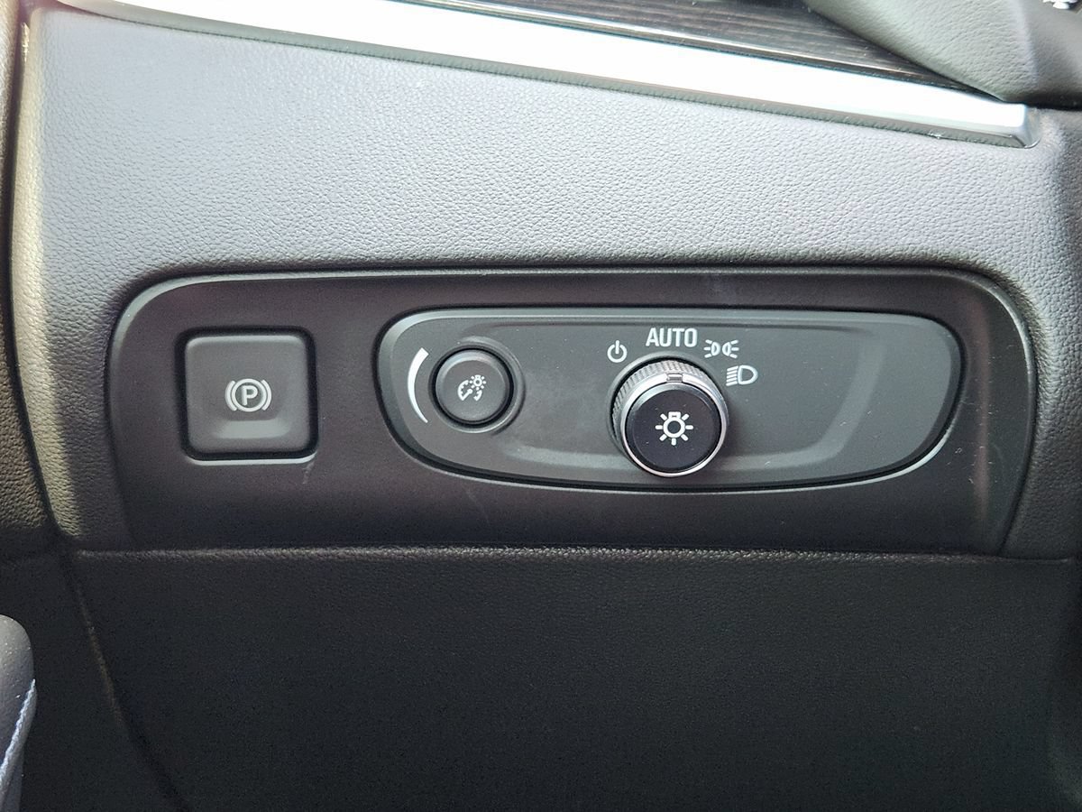 Used 2019 Buick Enclave Avenir w/ Avenir Technology Package FWD image 43