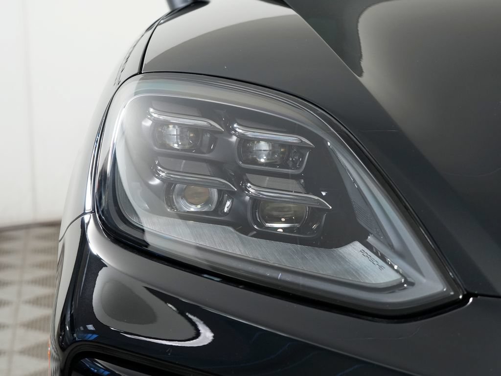 Certified 2026 Porsche Cayenne Coupe AWD/4WD image 11
