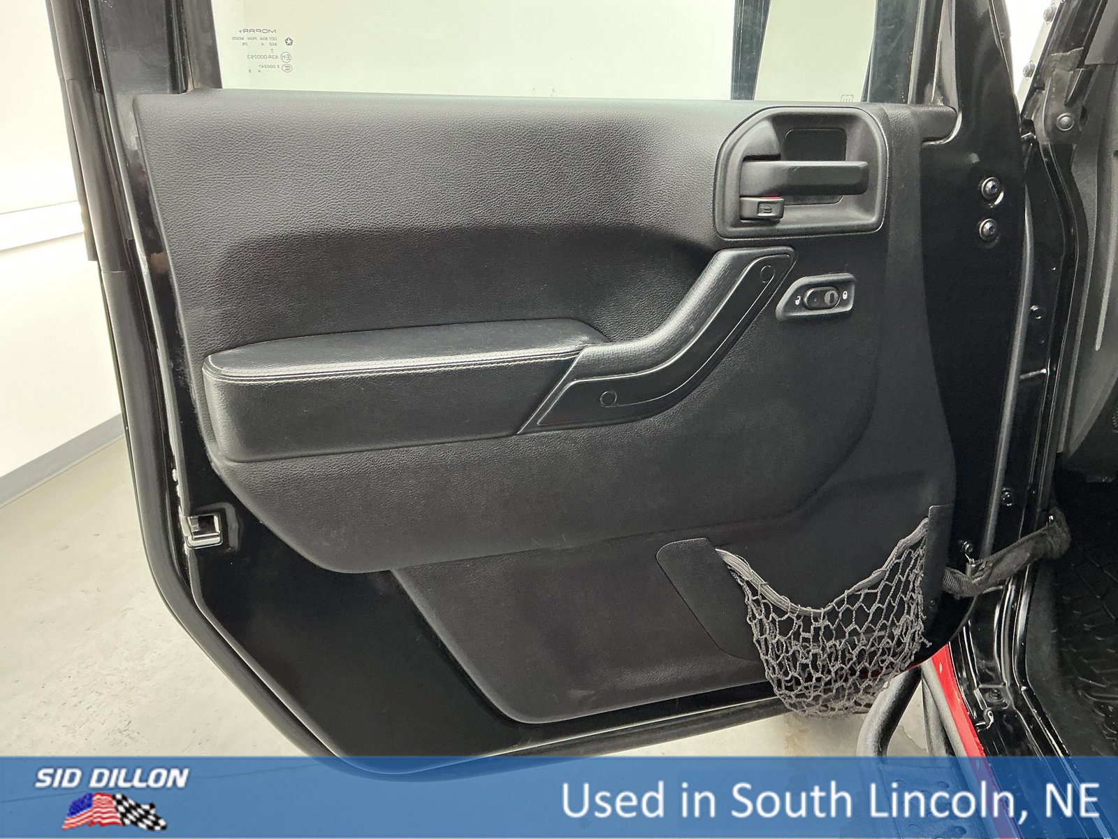 Used 2015 Jeep Wrangler Unlimited Rubicon image 15