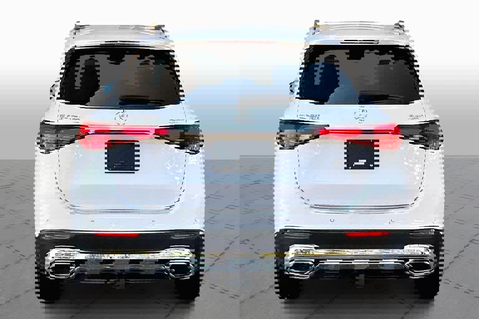 Used 2025 Mercedes-Benz GLC 300 4MATIC image 5