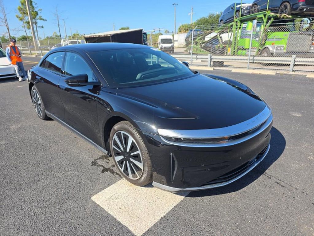 Used 2024 Lucid Air Pure RWD image 3