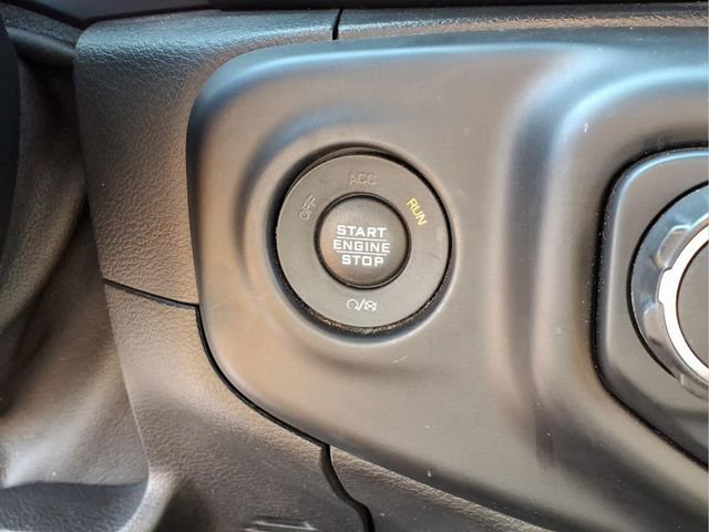 Used 2020 Jeep Gladiator Overland w/ Cold Weather Group AWD/4WD image 12