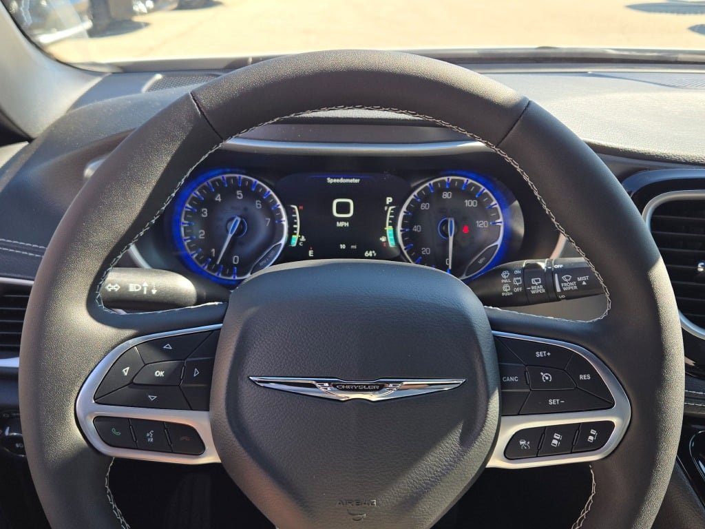 New 2026 Chrysler Pacifica Select image 35