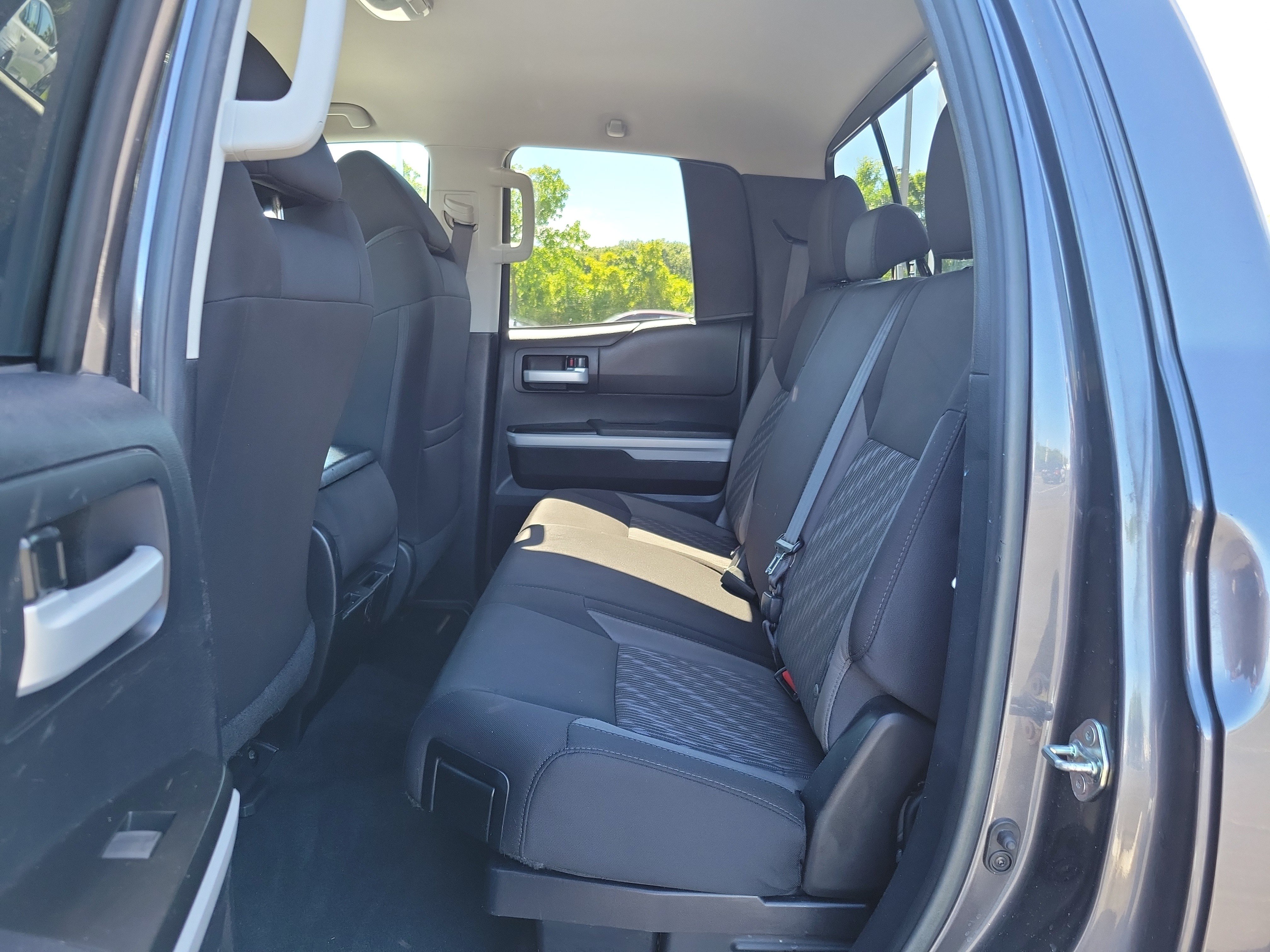 Used 2018 Toyota Tundra SR5 RWD image 12