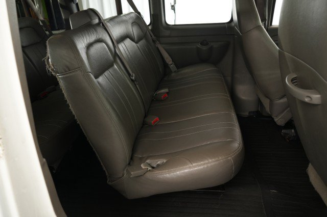 Used 2008 Chevrolet Express 3500 Extended Passenger RWD image 24