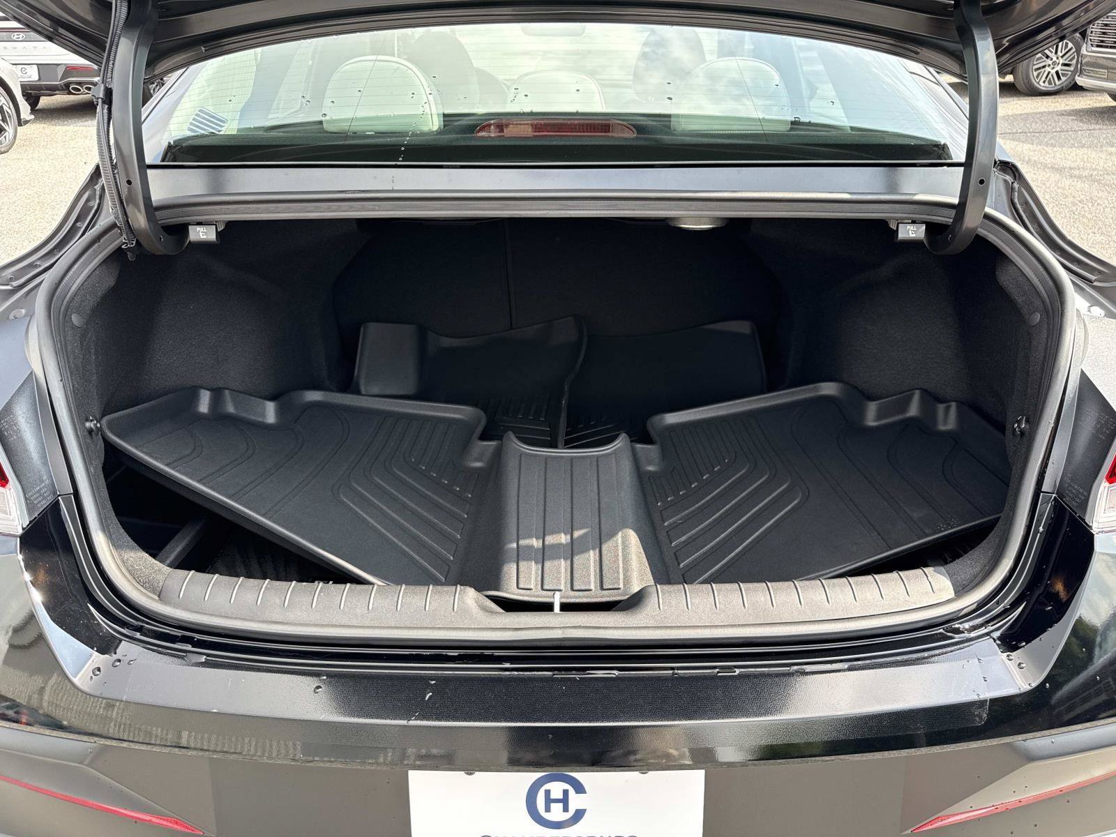 Certified 2026 Hyundai Elantra Limited FWD image 22