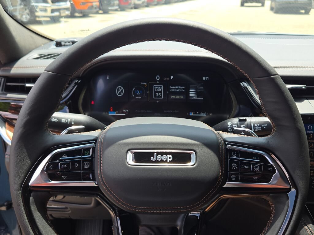 New 2026 Jeep Grand Cherokee L Summit w/ Obsidian Package AWD/4WD image 35
