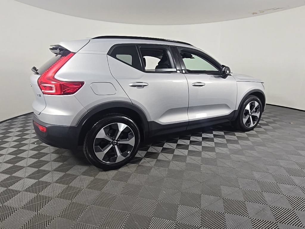 Certified 2023 Volvo XC40 B5 Ultimate w/ Climate Package AWD/4WD image 10