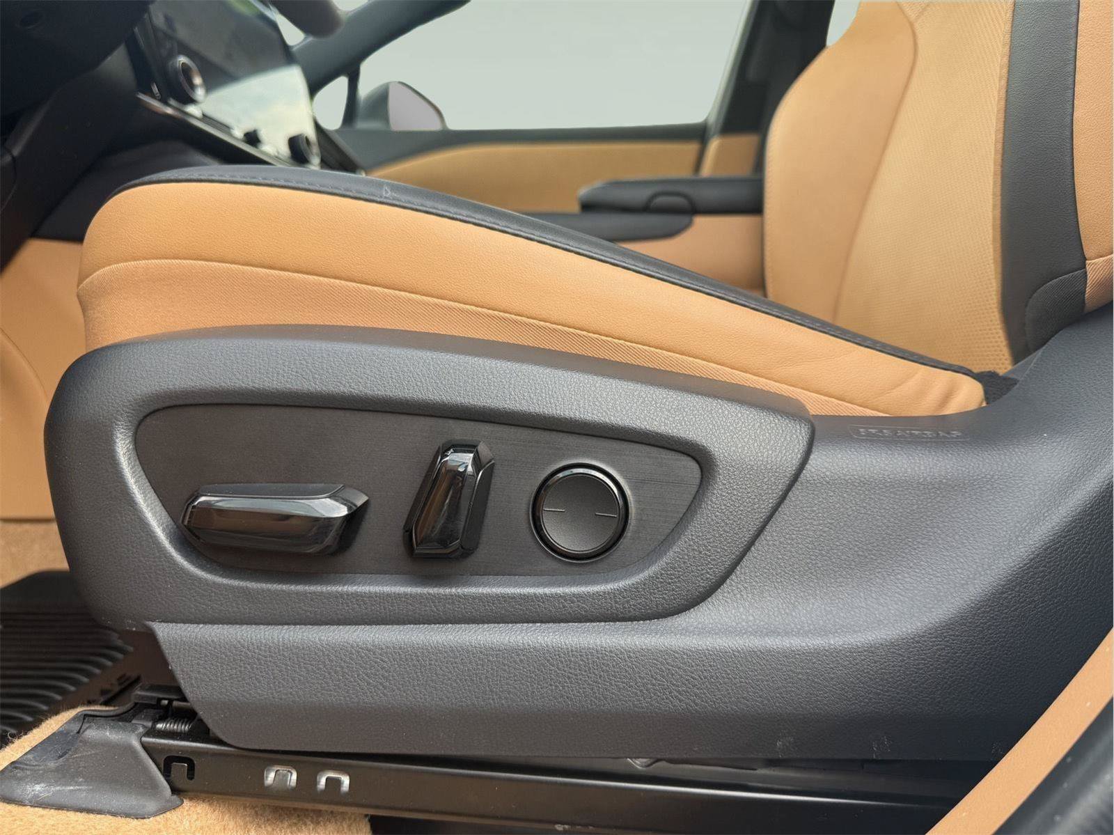 Certified 2024 Lexus RZ 300e Premium w/ Accessory Package (Z1) FWD image 10