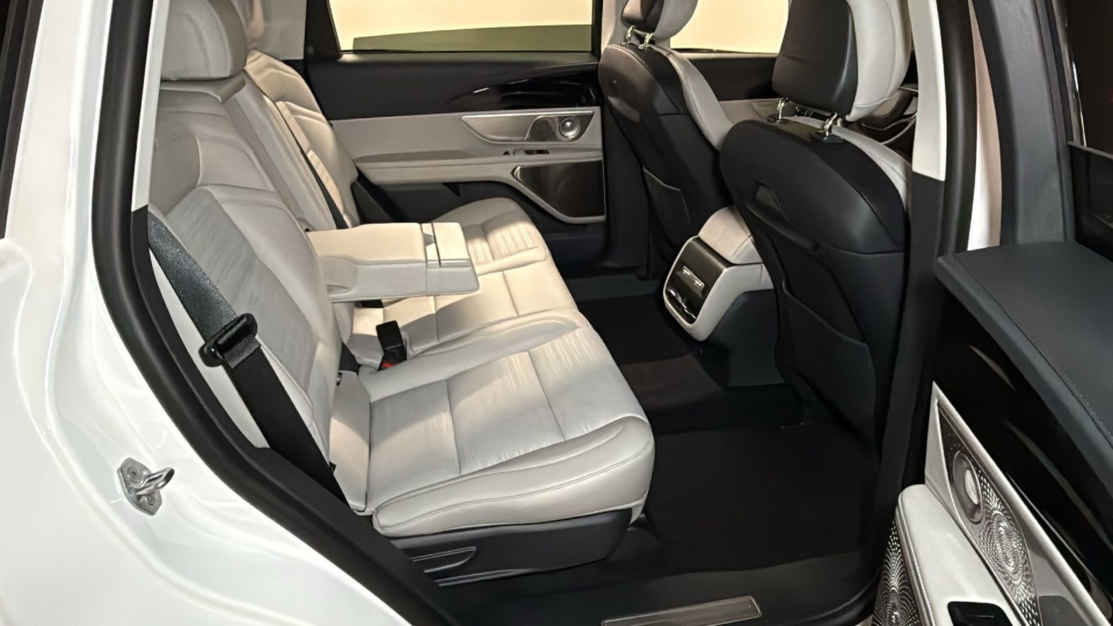 New 2026 Lincoln Nautilus Reserve AWD/4WD image 11