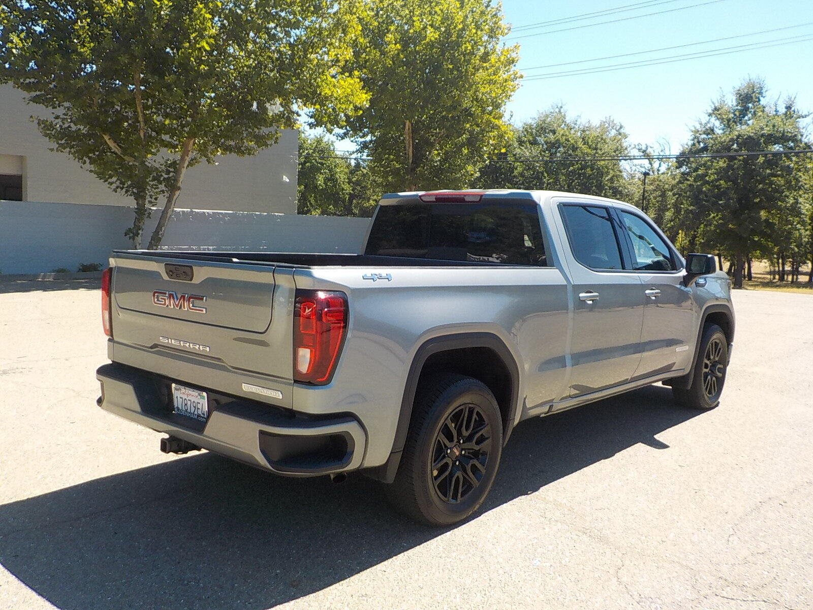 Used 2025 GMC Sierra 1500 Elevation w/ Preferred Package AWD/4WD image 7