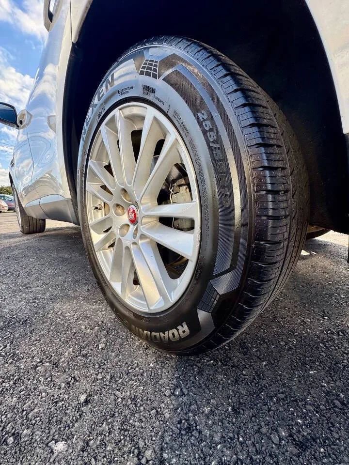 Used 2018 Jaguar F-PACE Prestige image 7