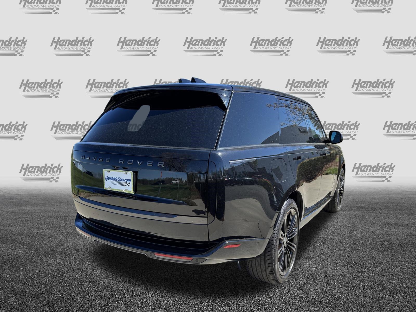 Used 2025 Land Rover Range Rover SE AWD/4WD image 10