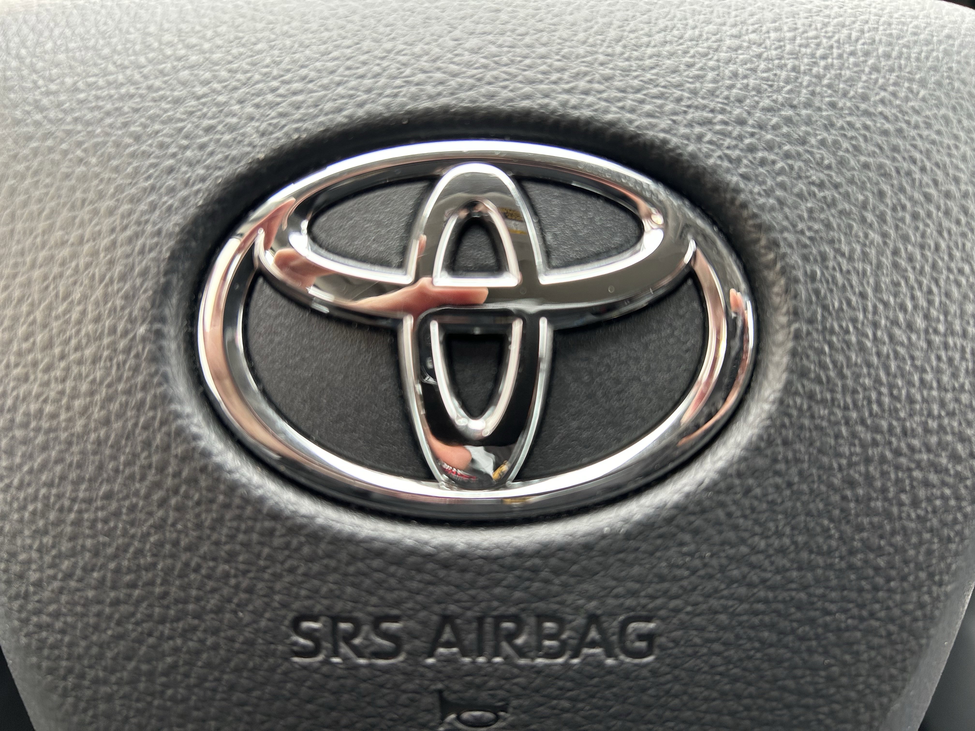 Certified 2025 Toyota Highlander Platinum image 27