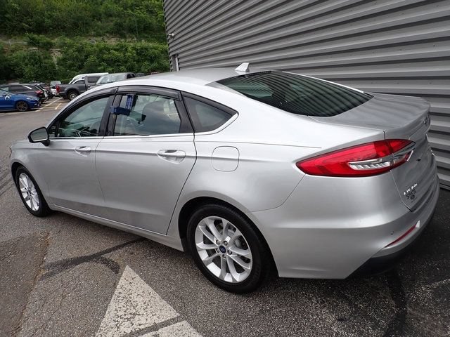 Used 2019 Ford Fusion SE FWD image 4