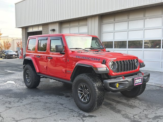 Used 2025 Jeep Wrangler Unlimited Rubicon AWD/4WD image 3