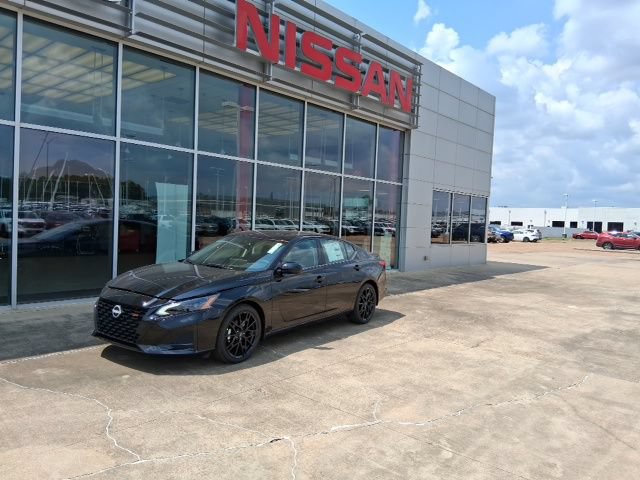 New 2026 Nissan Altima 2.5 SR w/ SR Midnight Edition Package FWD image 2
