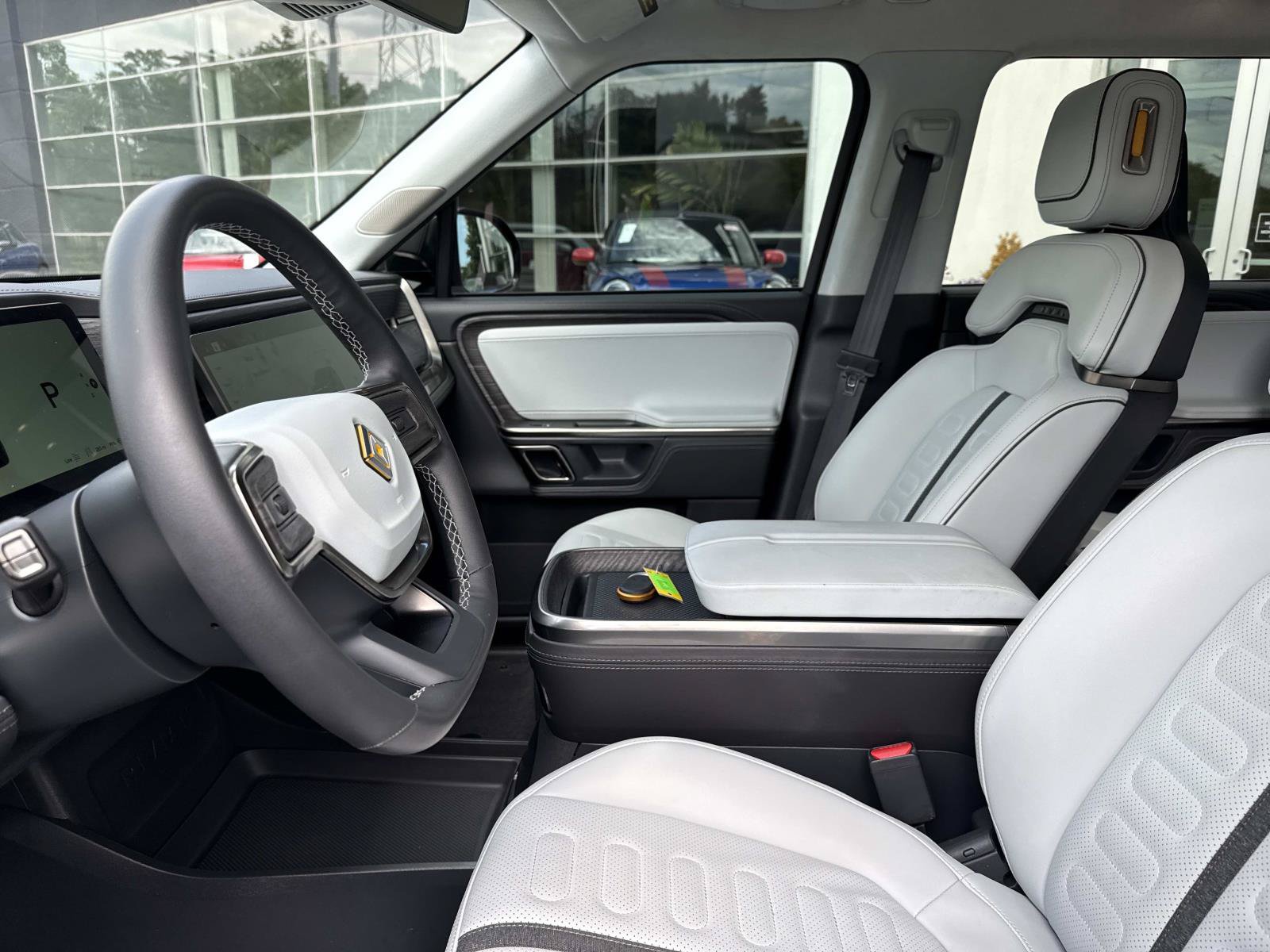 Used 2023 Rivian R1S Adventure AWD/4WD image 24