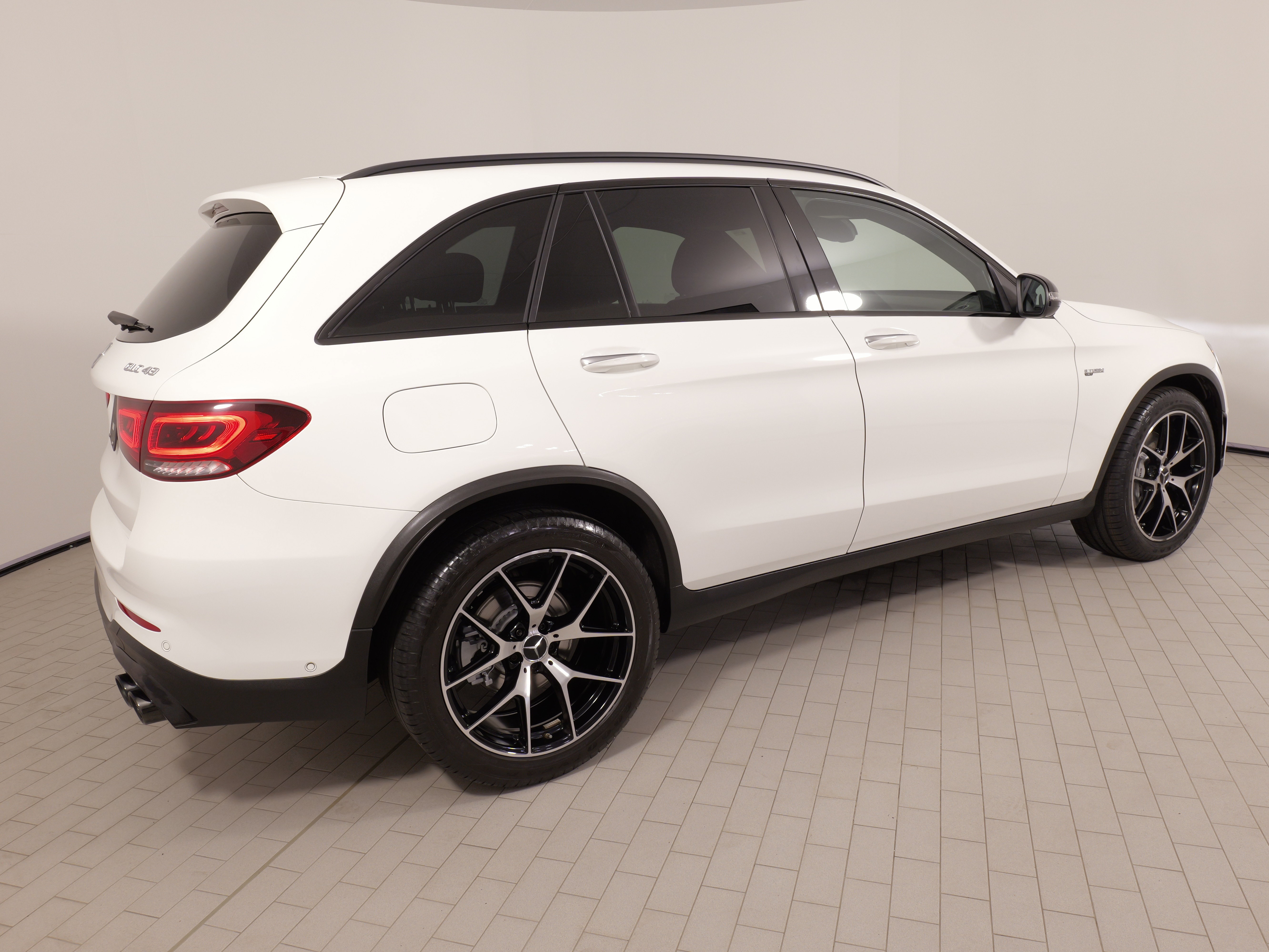 Used 2022 Mercedes-Benz GLC 43 AMG 4MATIC image 9