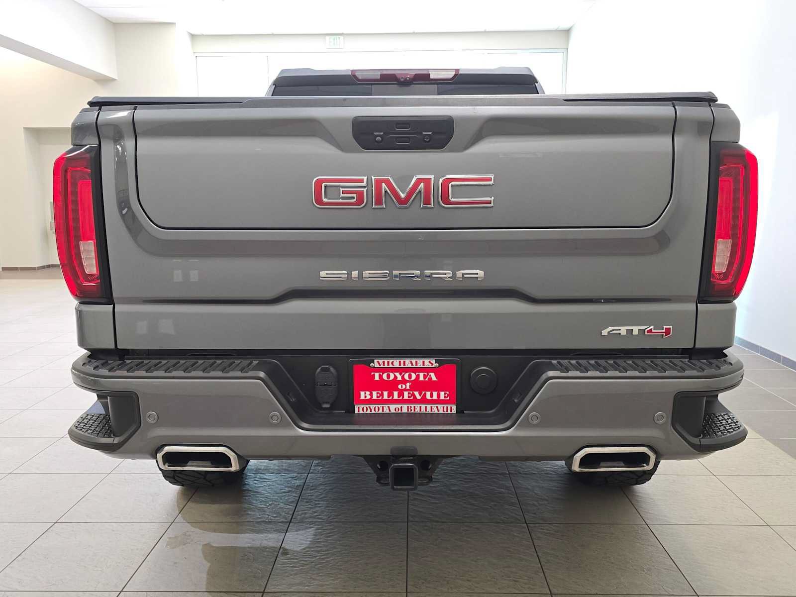 Used 2021 GMC Sierra 1500 AT4 w/ AT4 Premium Package AWD/4WD image 5
