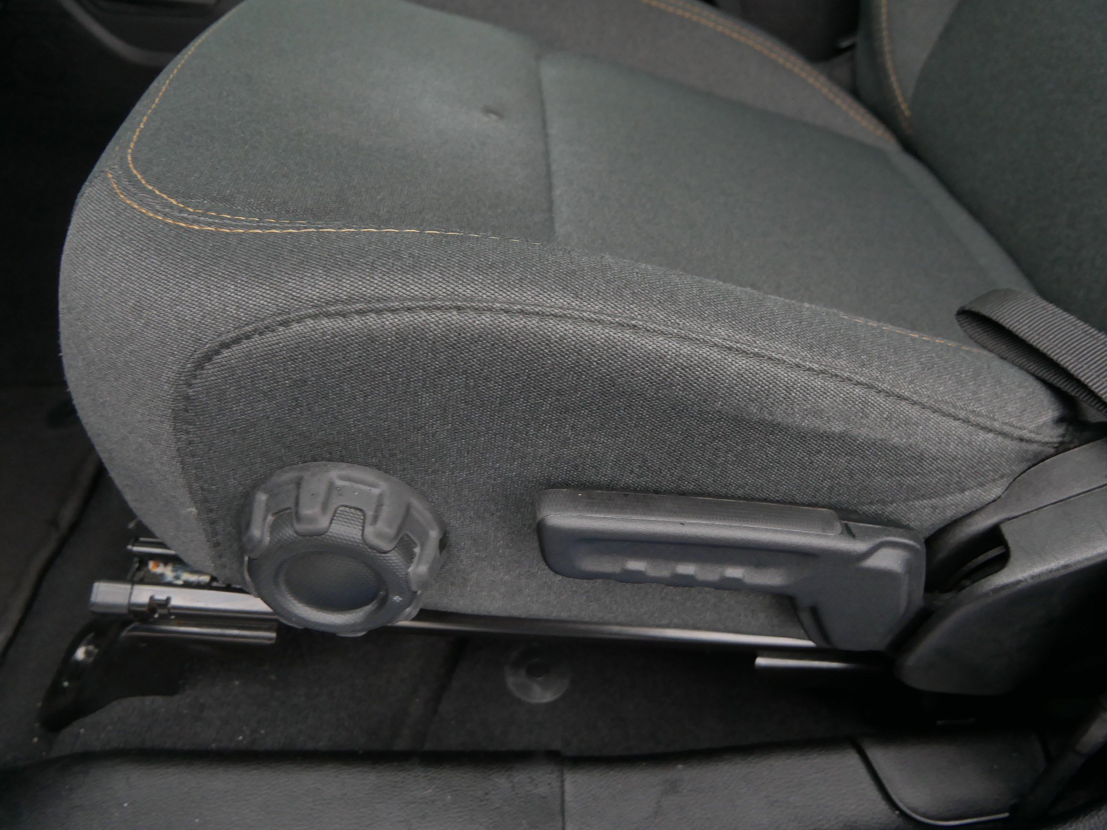 Used 2024 Jeep Wrangler Sport S image 21