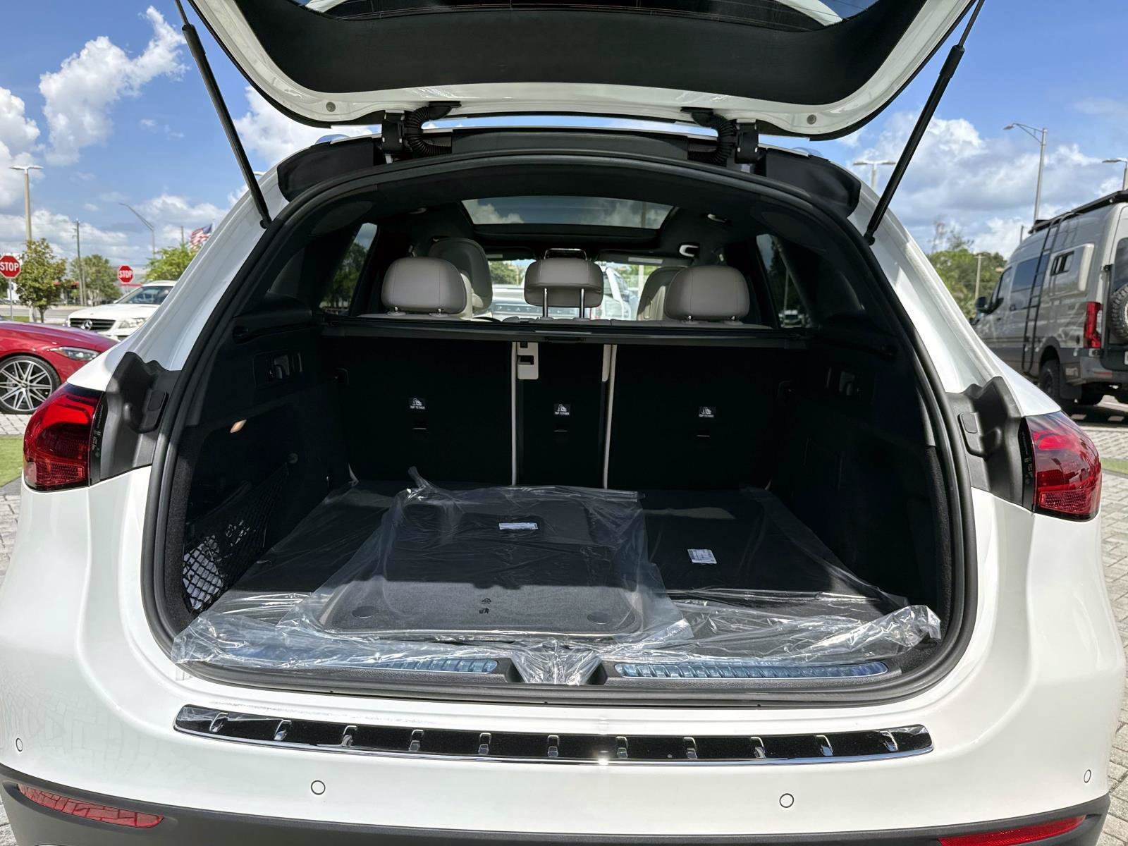 New 2027 Mercedes-Benz GLC 300 image 10