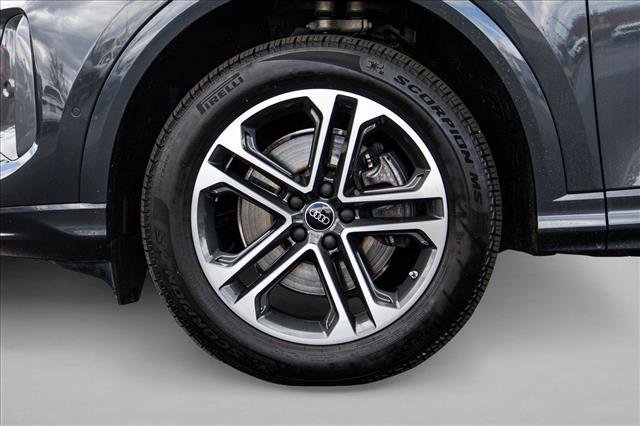 Certified 2025 Audi Q5 Premium Plus w/ Premium Plus image 9