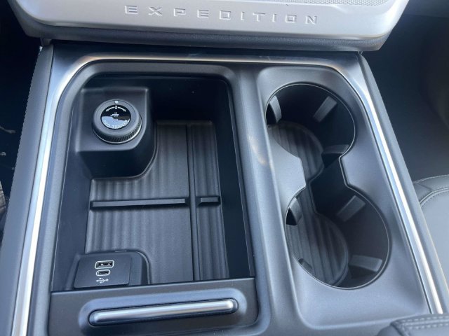 New 2027 Ford Expedition Max Active RWD image 20