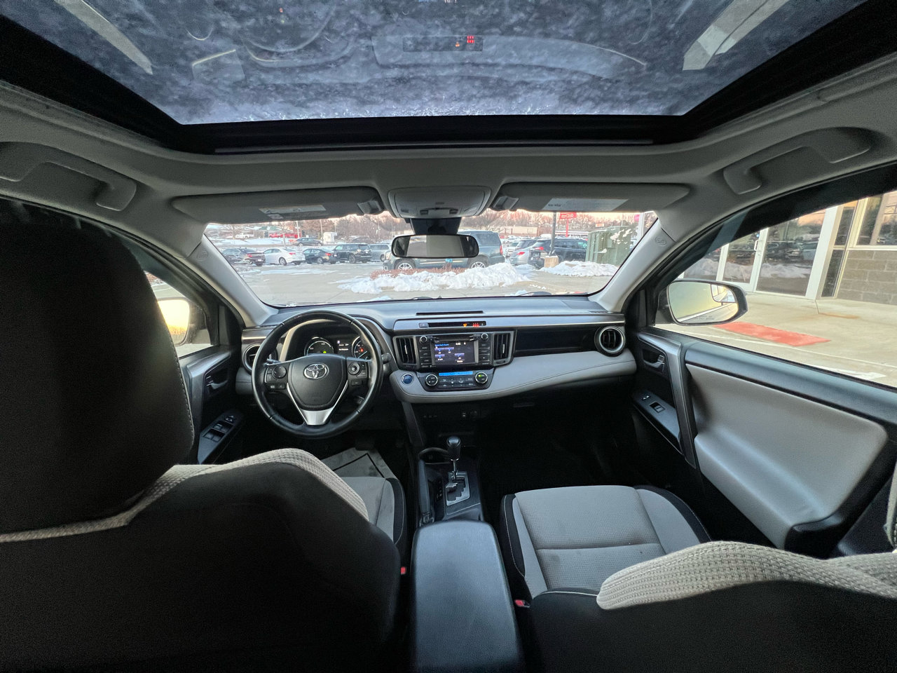 Used 2017 Toyota RAV4 XLE image 11