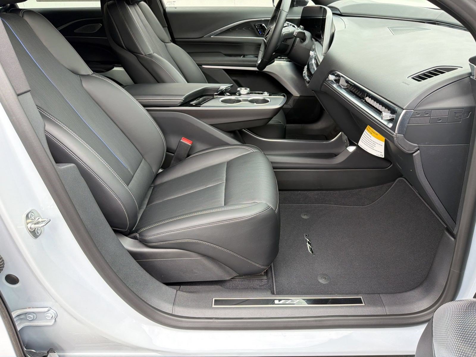 New 2026 Cadillac Lyriq V AWD/4WD image 22
