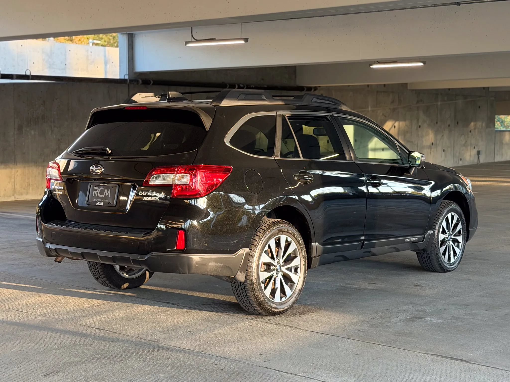Used 2016 Subaru Outback 2.5i Limited AWD/4WD image 5