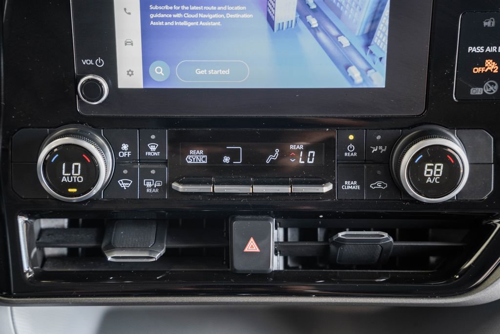 Used 2023 Toyota Highlander LE AWD/4WD image 21