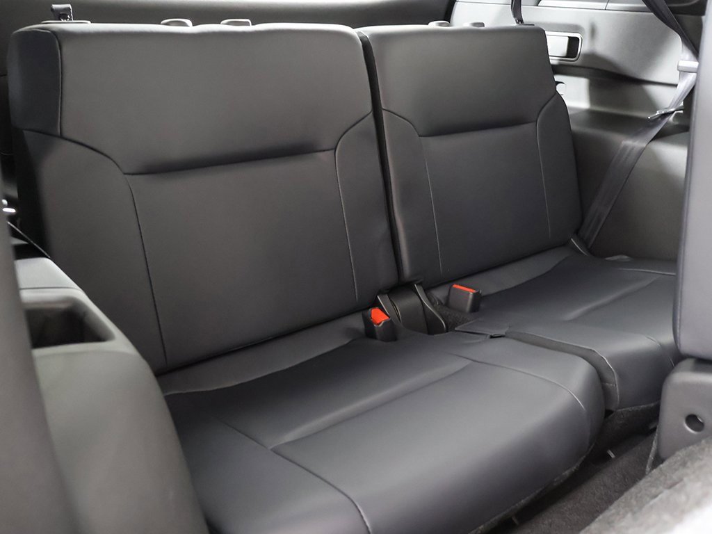 New 2025 Mitsubishi Outlander SE image 36