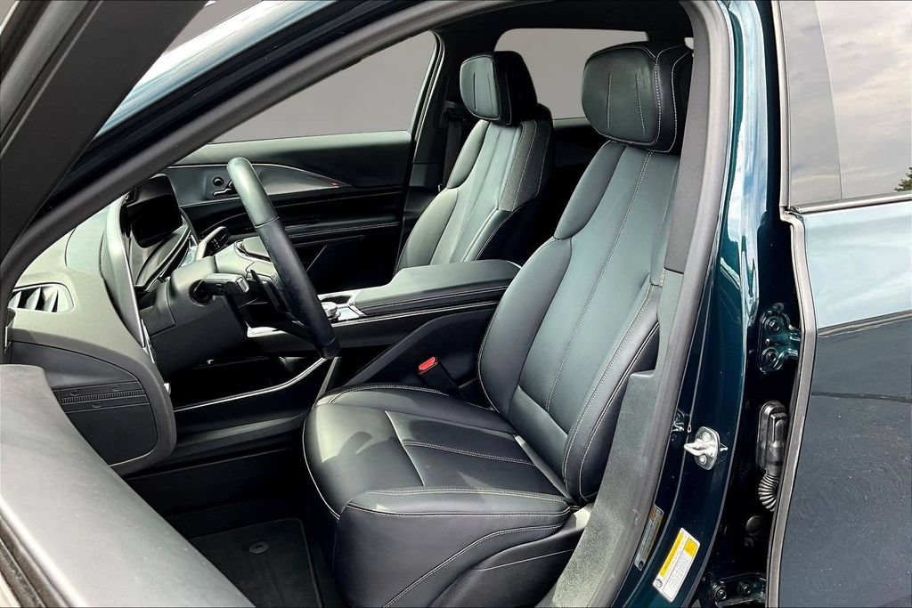 Used 2024 Cadillac Lyriq Tech AWD/4WD image 18