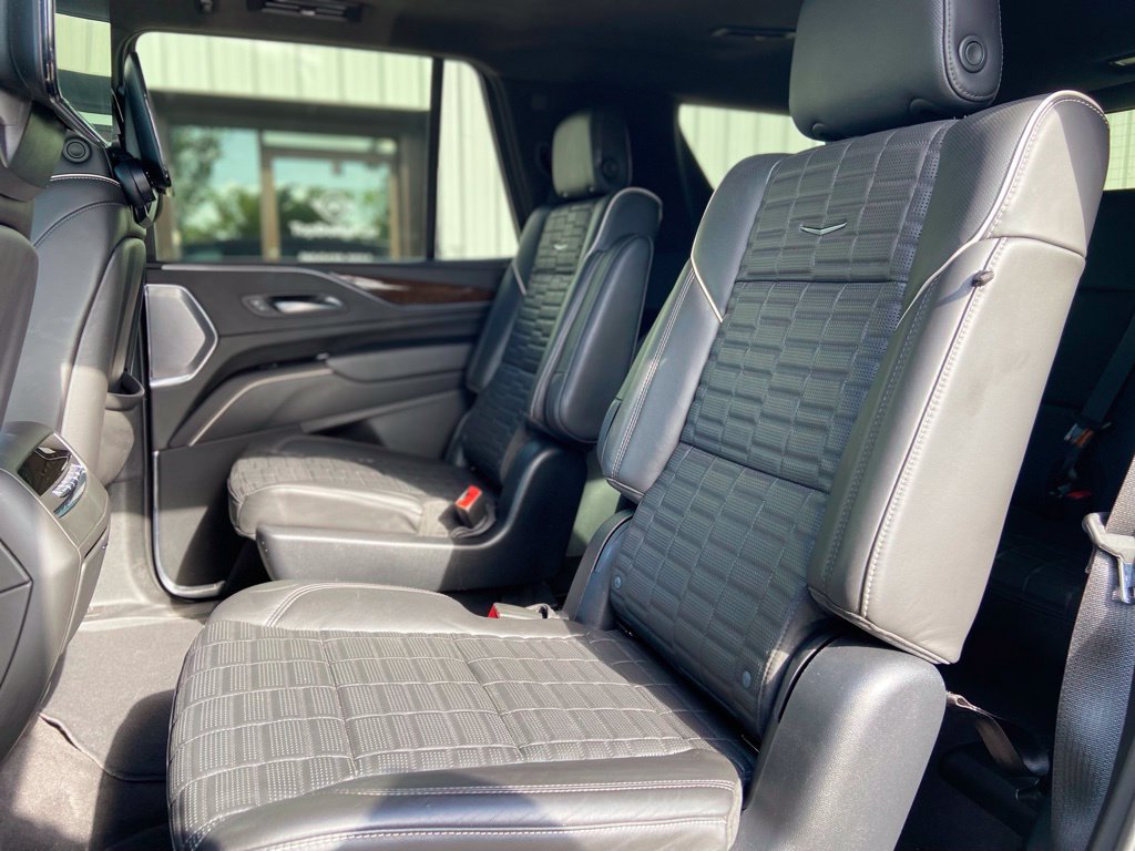Used 2023 Cadillac Escalade Sport Platinum w/ LPO, ONYX Package AWD/4WD image 22