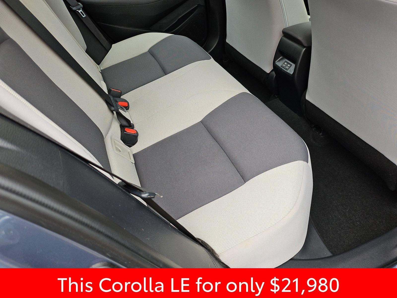 Used 2023 Toyota Corolla LE FWD image 32