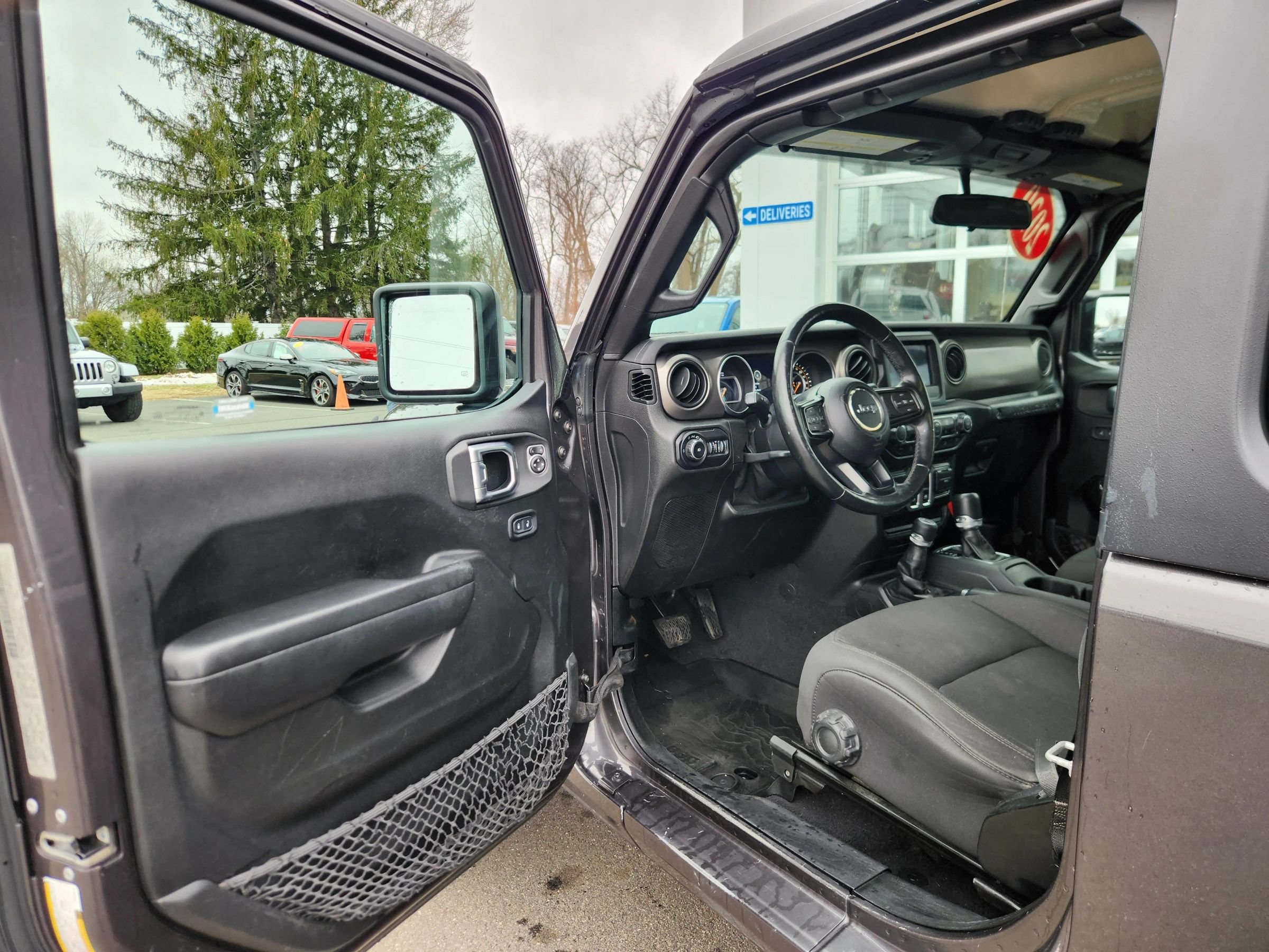 Used 2020 Jeep Wrangler Sport AWD/4WD image 34