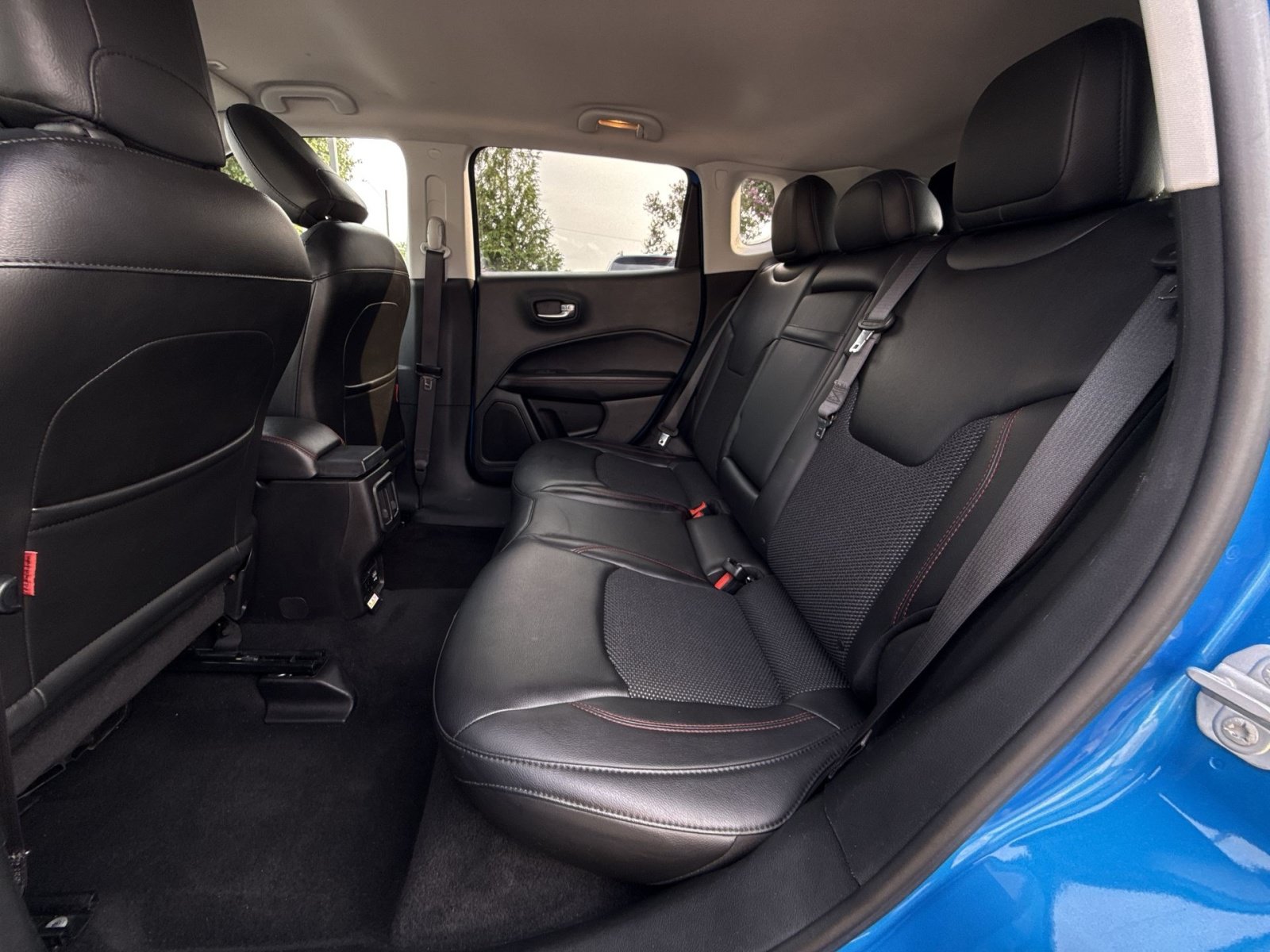 Used 2018 Jeep Compass Trailhawk w/ Safe & Security Group AWD/4WD image 23