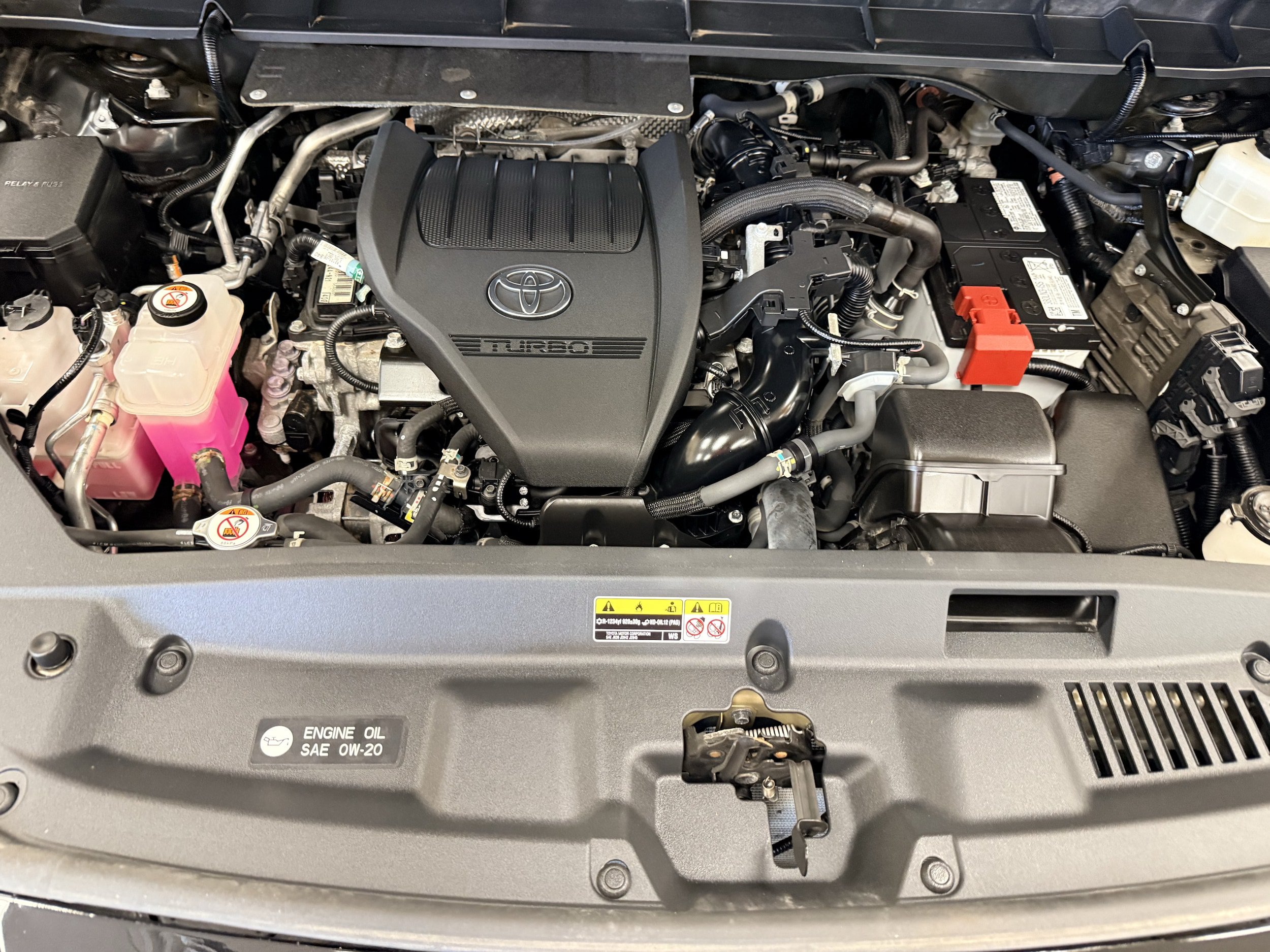 Used 2023 Toyota Highlander LE AWD/4WD image 28