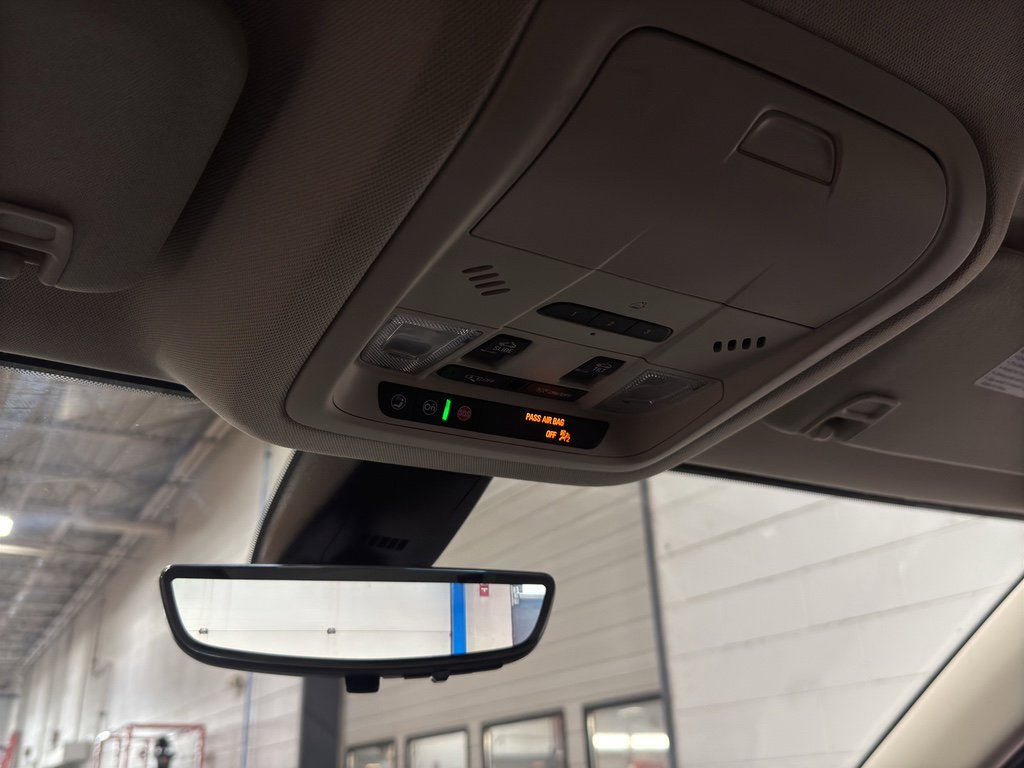 Used 2022 GMC Acadia Denali w/ GMC Pro Grade Package image 39